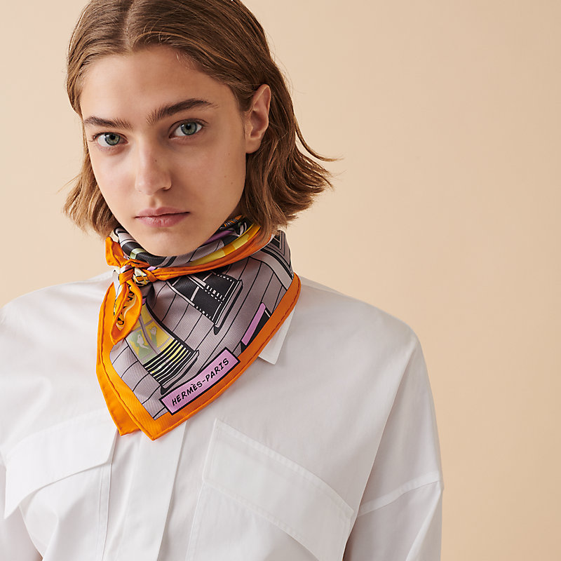 カレ 70 《ミッドナイト・フォーブル》 | Hermès - エルメス-公式 ...